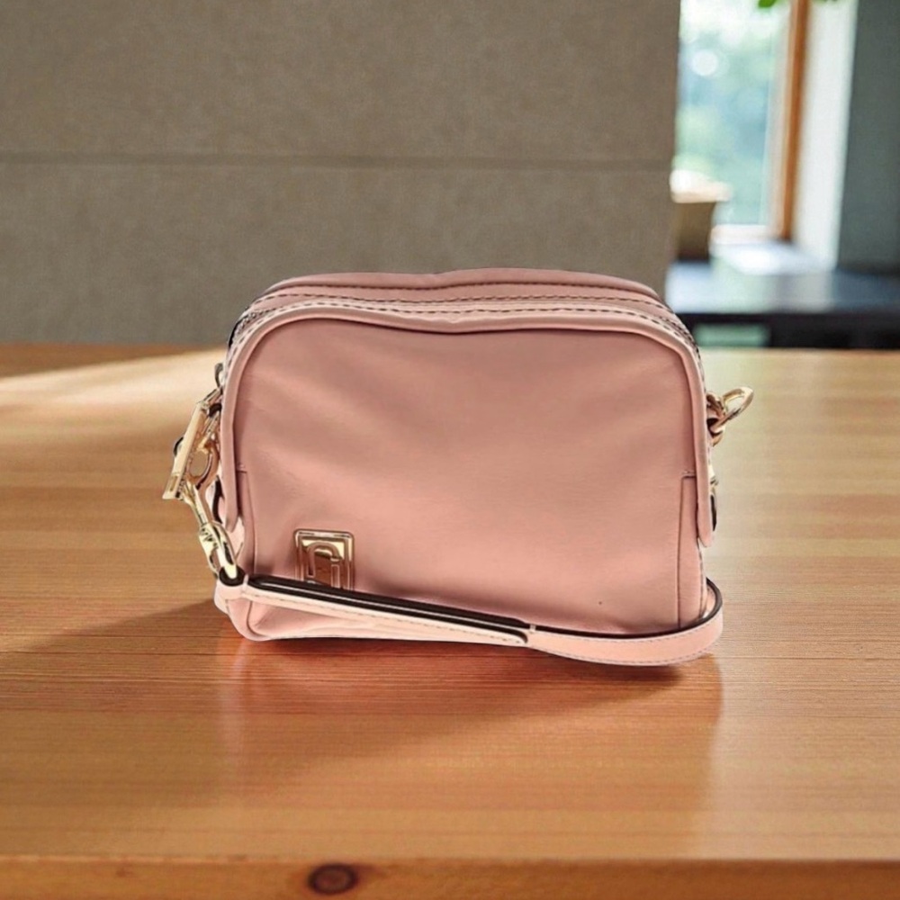 Marc Jacob’s Mini Squeeze Crossbody Bag Blush Pink EUC